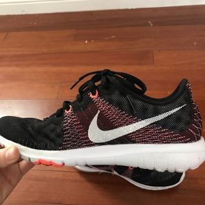 Women’s Nike Flex size 8